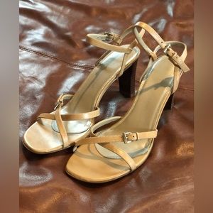 Hillard & Hanson Nude Sandal with Buckle. 9